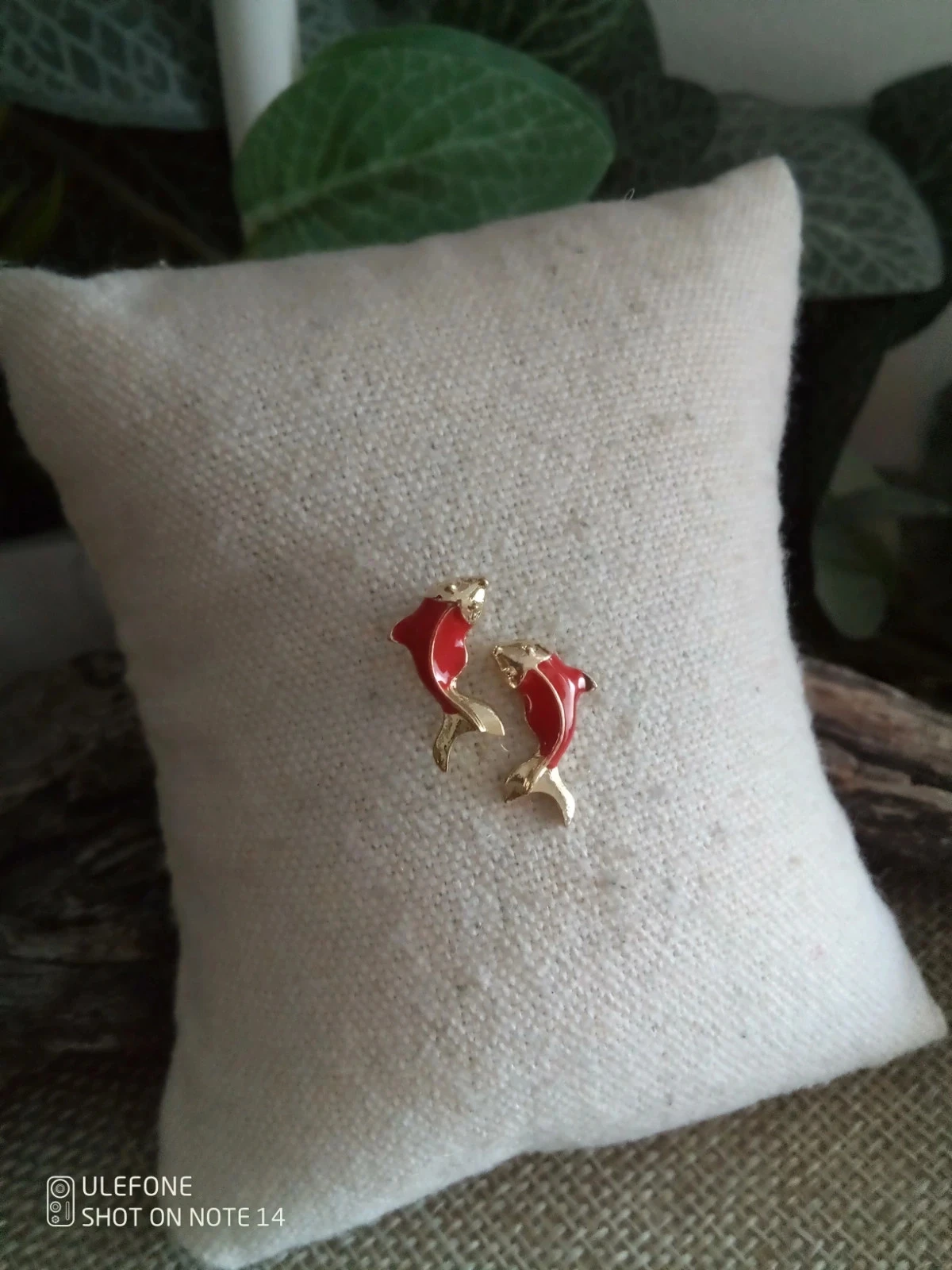 Boucles d'oreilles petites carpes koï dorées et rouges